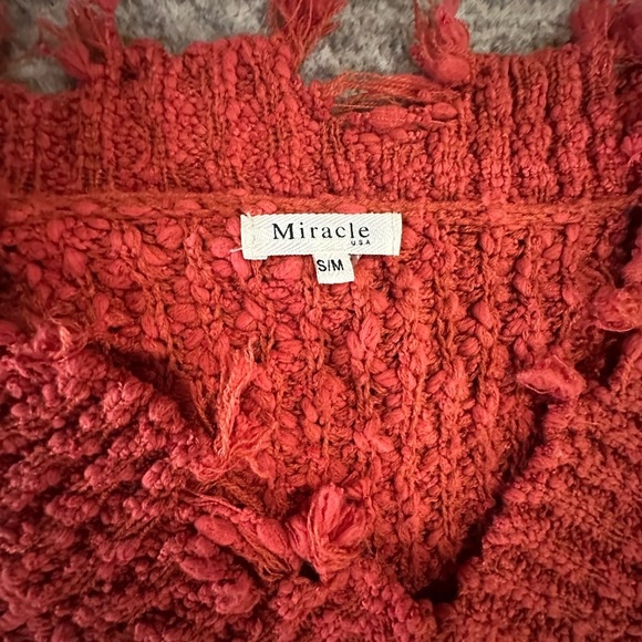 MIRACLE USA Women’s “torn/tatter” V-Neck Sweater in Rust - Picture 3 of 4